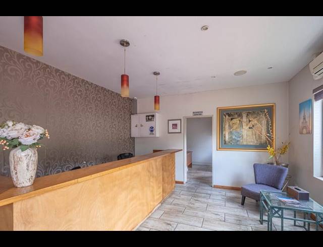 BUSINESS FOR SALE IN HYDE PARK